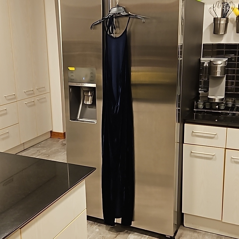đź’•RAT & BOAđź’• Velvet High Neck Plunging Back Maxi Dress ~ Dark Navy Blue M NWT - Picture 2 of 7